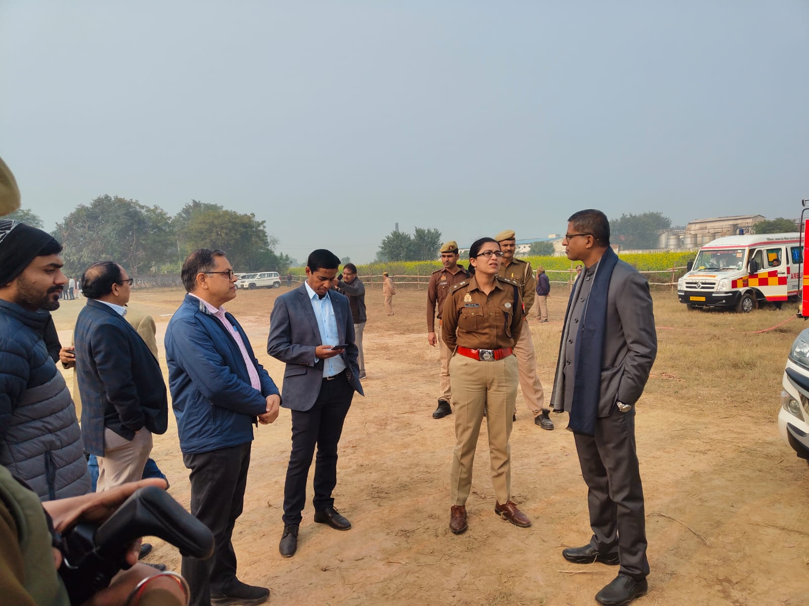 डीएम कपिल सिंह एवं कप्तान श्रद्धा नरेन्द्र पांडे ने किया निरीक्षण